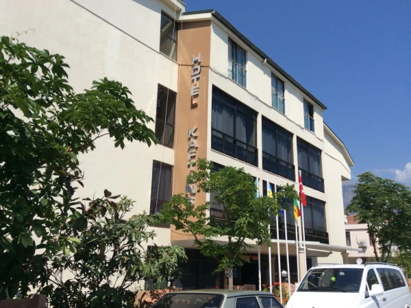 У Kaftans Hotel