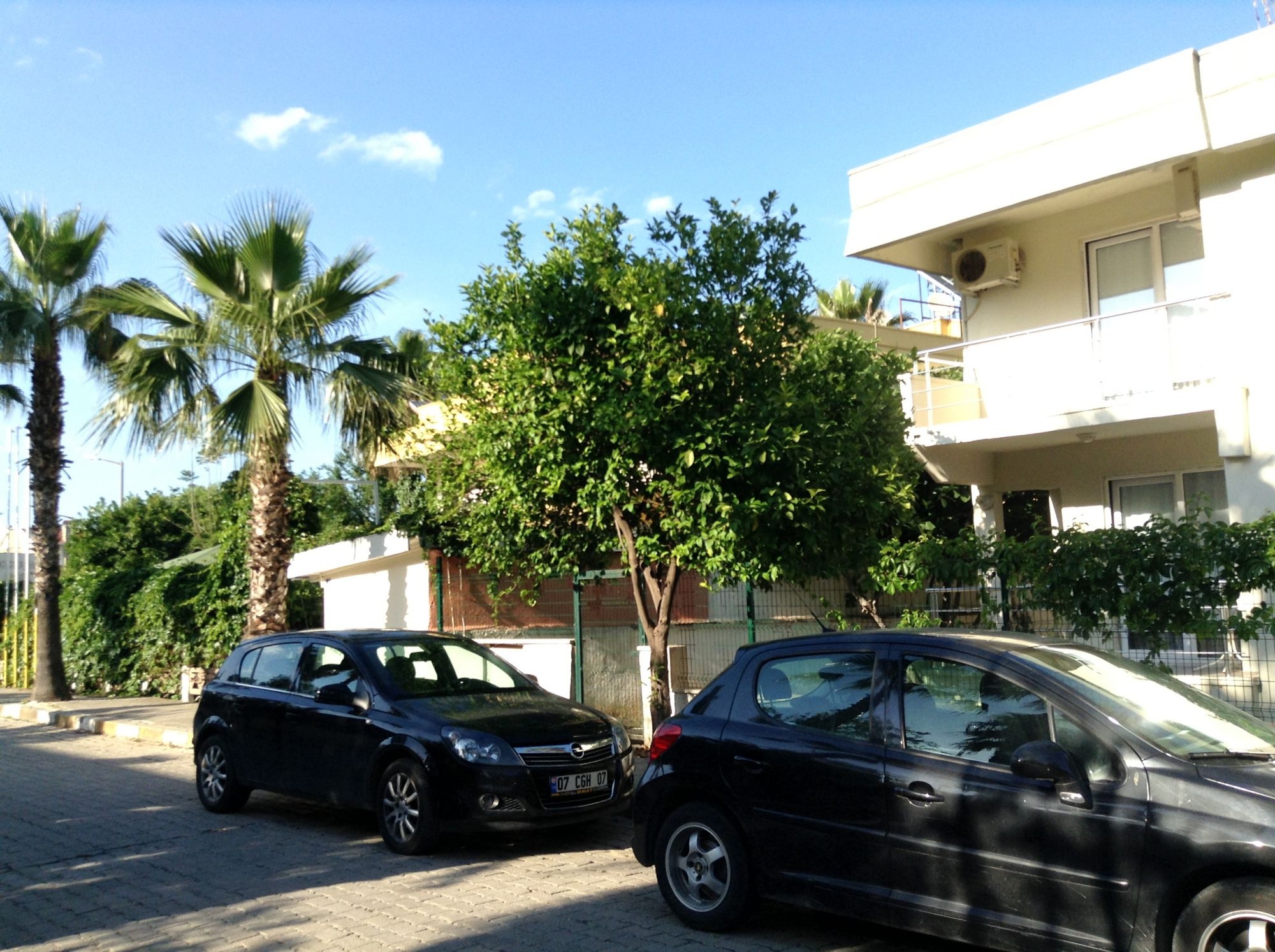 У отеля Gokkusagi Hotel