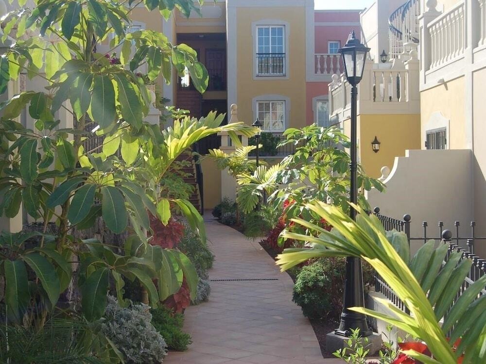 Elegant Palm Mar Apartment 