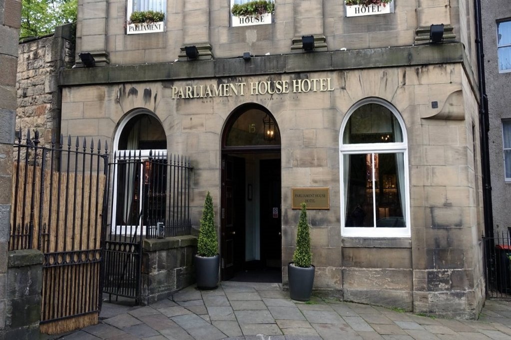 Parliament House Hotel 3*