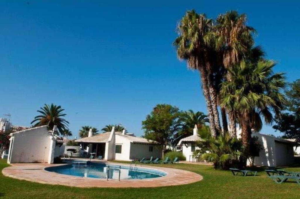 Complejo Piscina Binisafua 