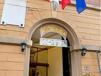 Accademia 3*