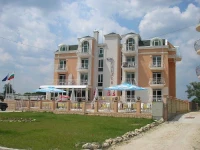 Palace 3*
