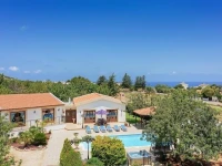 Villa Chariklia 