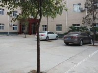 Longmen Hengtong Motel 