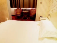 Longbai Business Hotel 