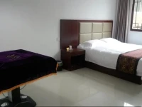 Zhenyuan Gujing Yiju Hotel 