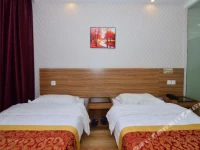 Qingdao Huaxuan Hotel 