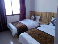 Honghe Yuanyang Duoyishu Yajieju Hostel 
