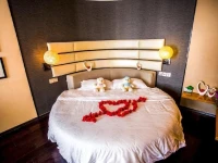 Haiyuetai Tropical View Theme Hotel 