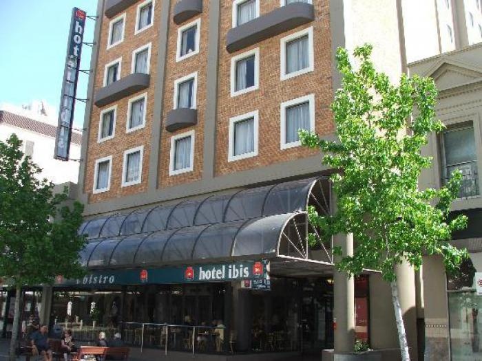 Ibis Perth 3*