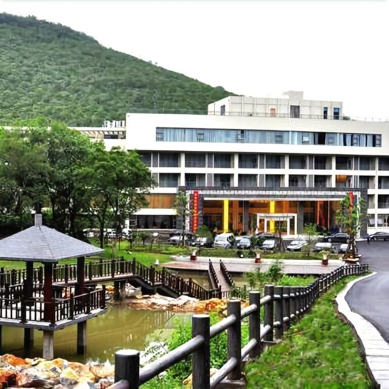 Jiutianfeng Resort 4*