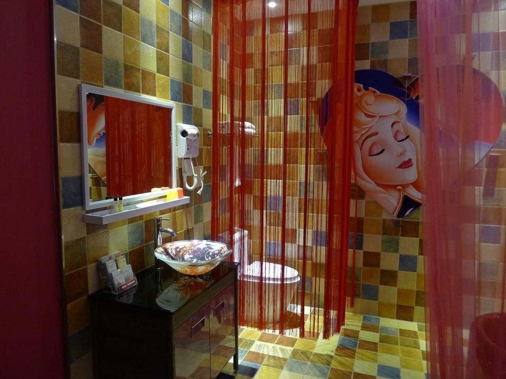 Tai Yuan San Sheng Stone River Couple Hotel 