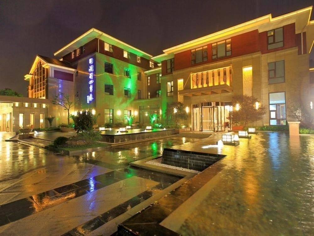 Hubing Spring Season Hotel 