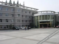 Dongbaqu Hotel 