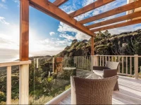 Romantic Piha 