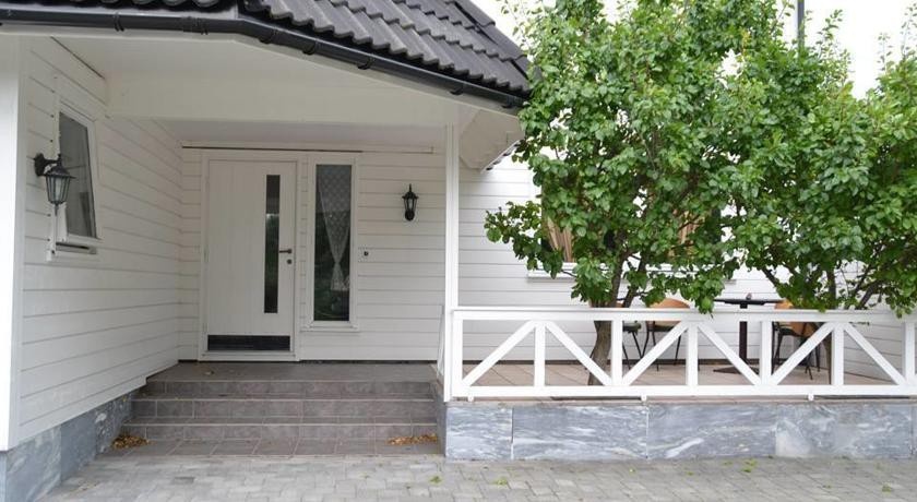 Leknes Home 