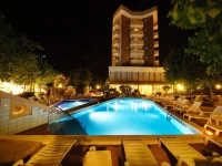 Alexandra Plaza  4*