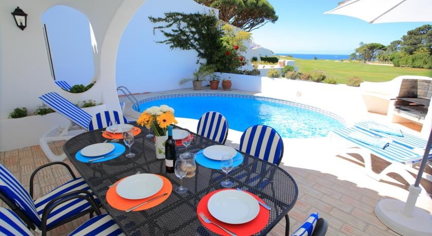 Villa in Vale Do Lobo III 