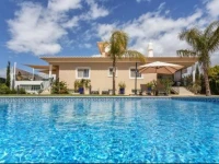 Fonte Santa Villa 