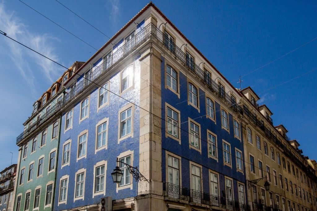 The 8 Downtown Suites 