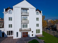 Admiral hotel