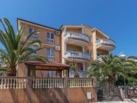 Villa Canaria 3*