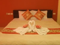 Nichakarn Massage & House 