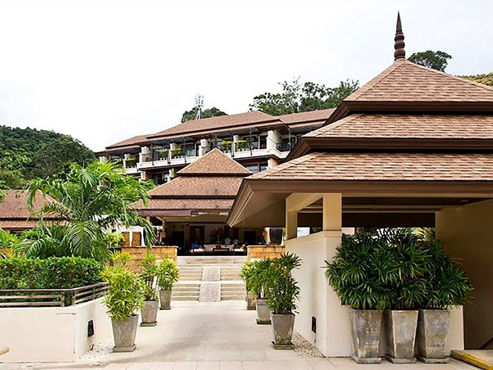 Aonang Cliff Beach Suites and Villas 