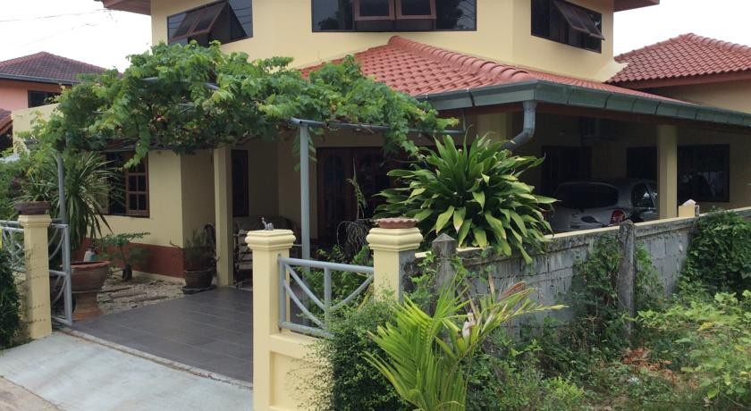 Denis Guesthouse 