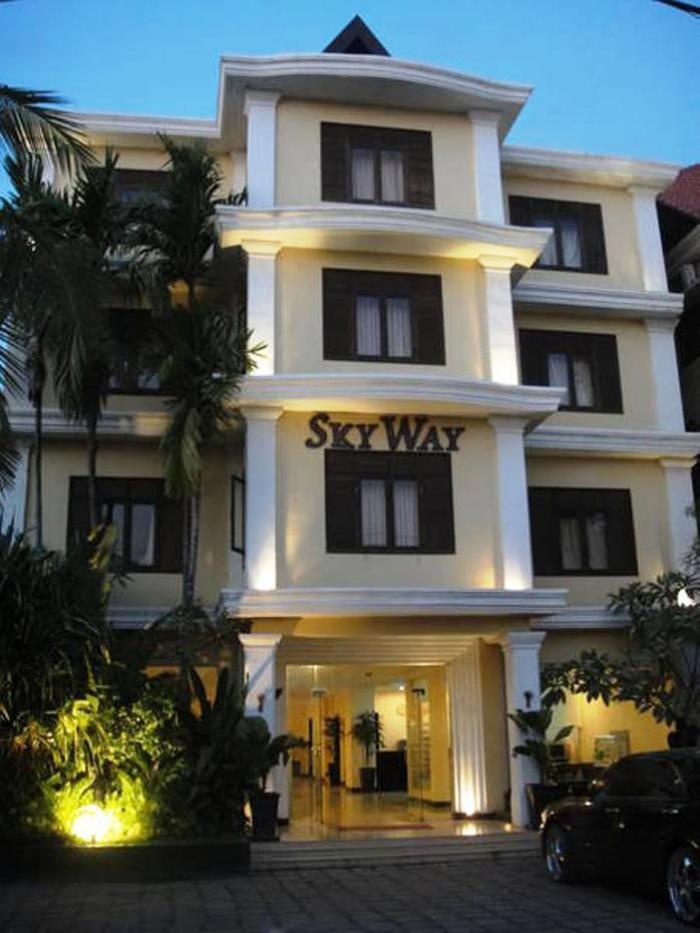 Skyway Hotel 3*