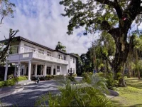 The Henry Hotel Manila 