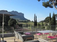 BY Cassis 