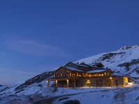 Hillary Hotel 