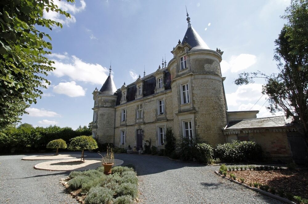 Chateau DOg 