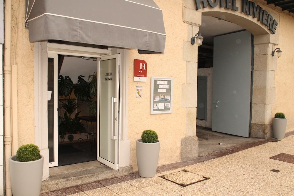 Hotel Riviere 2*
