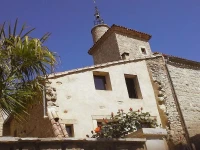 Maison atypique 11e siecle 