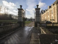 Chateau De Jalesnes 