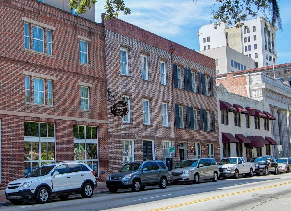 Oglethorpe Lodge 2*
