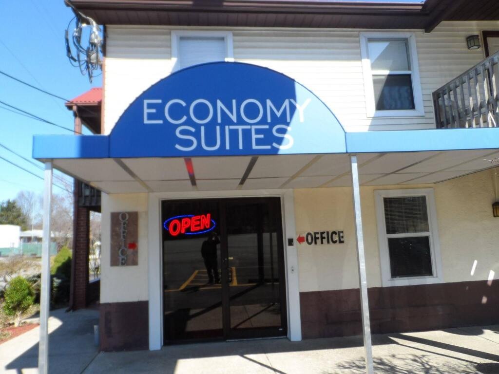 Economy Suites 