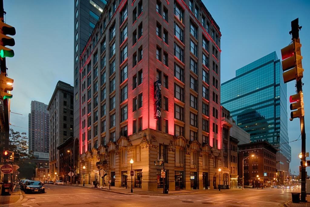 Hotel RL Baltimore Inner Harbor 