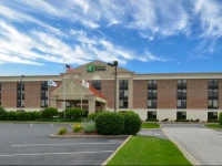 Holiday Inn Express Crestwood 3*
