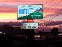 Mountain Breeze Motel 