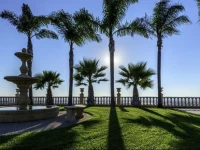 Palm Vista by Lux-Homes 