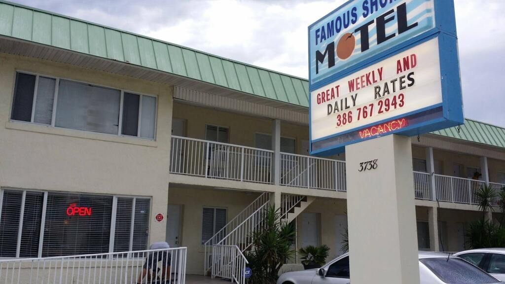 Famous Shores Motel 