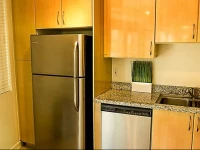 Amber Wave Santa Monica Apartment 
