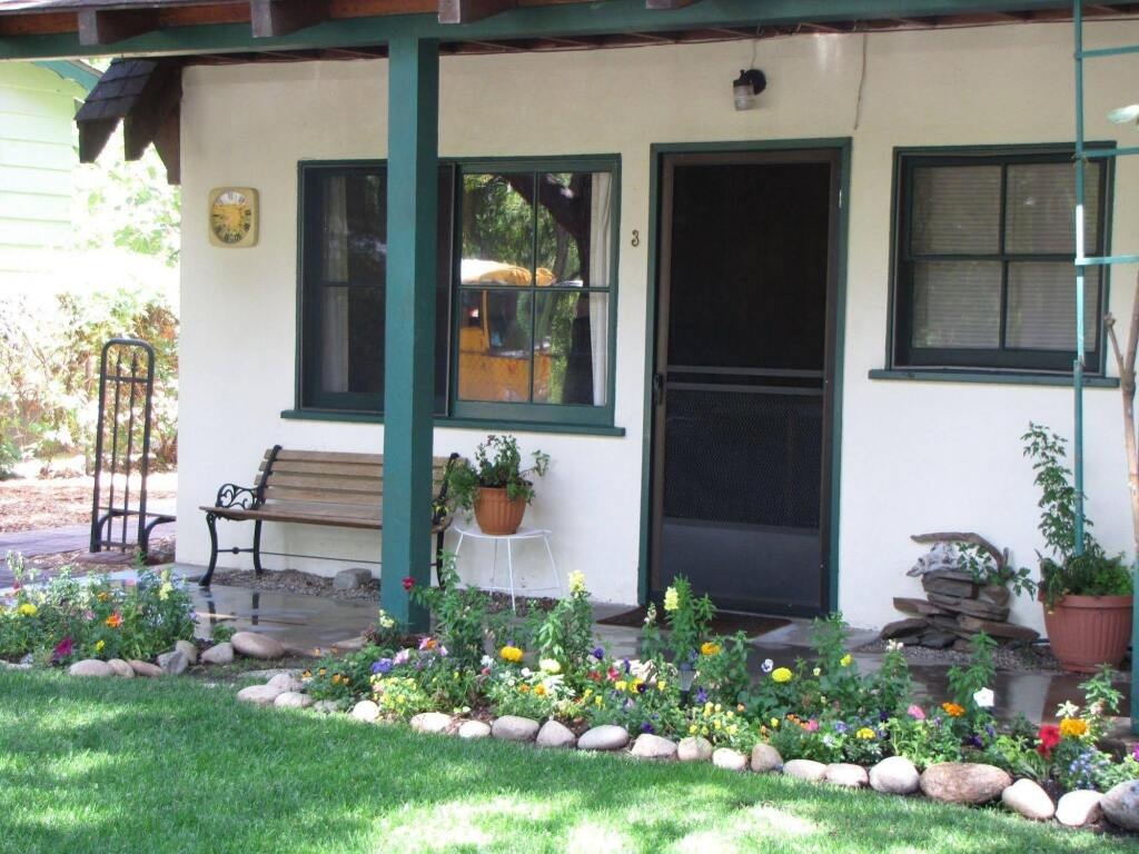 Kern Riverfront Lodge 