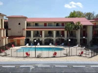 Tricove Inn & Suites 