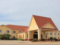 Quality Suites North 3*