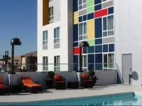 Holiday Inn Express North Hollywood 3*